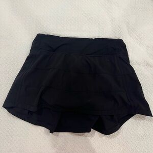 Lululemon Race Rival Mid-Rise 12” Skirt in Black